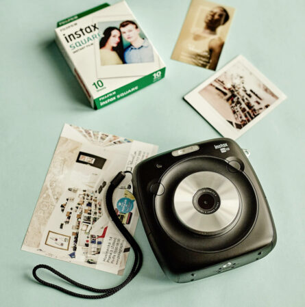 FujiFilm_Instax_Square_SQ10